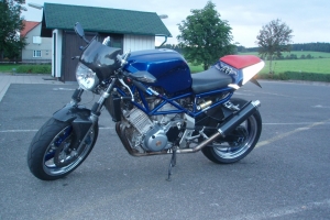 Front fender carbon - na moto Yamaha TRX 850 cafe