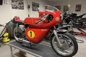 Ducati 175,250,350,450cc 1966- Verkleidung - Version 1, GFK - auf Motorrad Ducati 125 TS