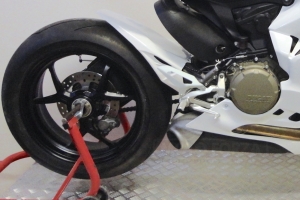 Ducati 1199 Kotflügel hinten GFK auf Motorrad