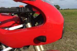 Verkleidung auf Motorrad Ducati 600SS N