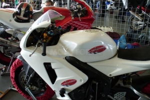 Honda CBR 600RR 2005-2006  Teile auf Motorrad