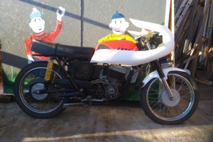 Uni half fairing Jawa - Cafe racer, GRP - auf Motorrad CZ 175/487 