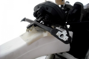 Verkleidungshalter Kawasaki ZX6R 07-08 forza holders auf Motorrad