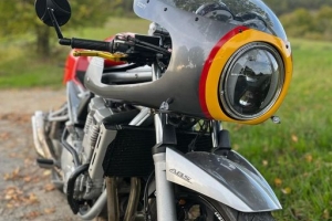 SET - Halbverkleidung Laverda SFC 750-1200, Motoguzzi - LED Scheinwerfer, GFK - Auf Motorrad Suzuki Bandit