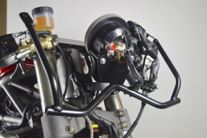 Verkleidungshalter Ducati 748-916-996-998 forza holders  auf Motorrad