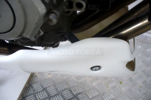 Montage KIT fur Bugspoiler Motoforza Honda CBF 600 2010 - installation teile Nr.3
