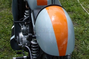MZ  125cc, 1965- Vihur Höcker auf Motorrad