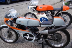 MZ  125cc, 1965- Vihur Höcker auf Motorrad