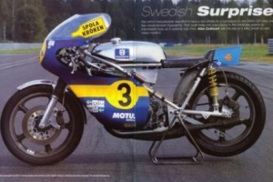 Hocker auf Motorrad  Husquarna 500 1975