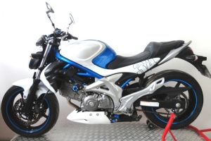 Suzuki SFV 650 Gladius, 09- / Bugspoiler auf Motorrad