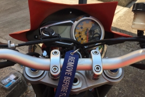 Štítek-maska s plexi TOURING -SET- Triumph 1050 Speed Triple 05-10 - PROVRTANÝ NA TOURING PLEXI