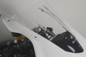 Triumph 675 2013-2016 Daytona Teile Motoforza auf Motorrad - Installation Plexi Puig und Verkleidunghalter