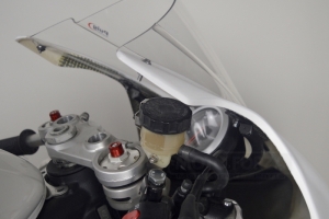 Verkleidungshalter mit Ram Air Kanäle - SET Triumph 675 2013- - Vorschau mit Plexi Puig