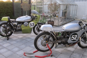 Verkleidung motoforza auf Motorrad Moto Guzzi V7 Sport and V 50 III racer.  