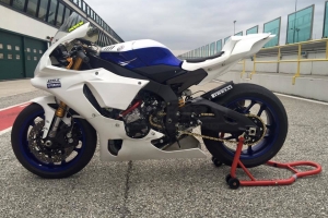 Vorschau- Motoforza Teile auf Motorrad, Yamaha YZF R1M 2015 - mit Akrapovic Auspuff