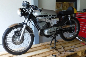 Teile motoforza auf Motorrad Yamaha R100