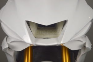 Yamaha YZF R6 2017-  Ram air Kanäle, GFK auf Motorrad