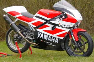 Yamaha YZR 500 1997-2000   Teile Motoforza auf Yamaha SZR 660